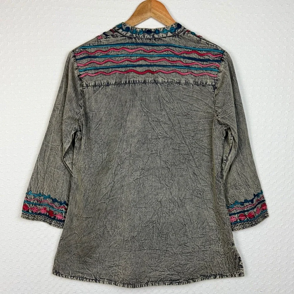 NEW Parsley & Sage Embroidered Boho Top‎ Women S Stone Gray Artisan 3/4 Sleeve
